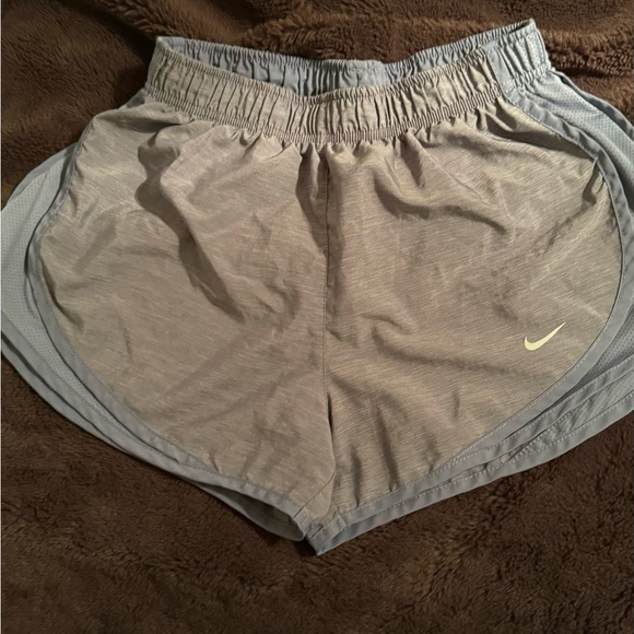 Nike Shorts - Picture 1 of 2